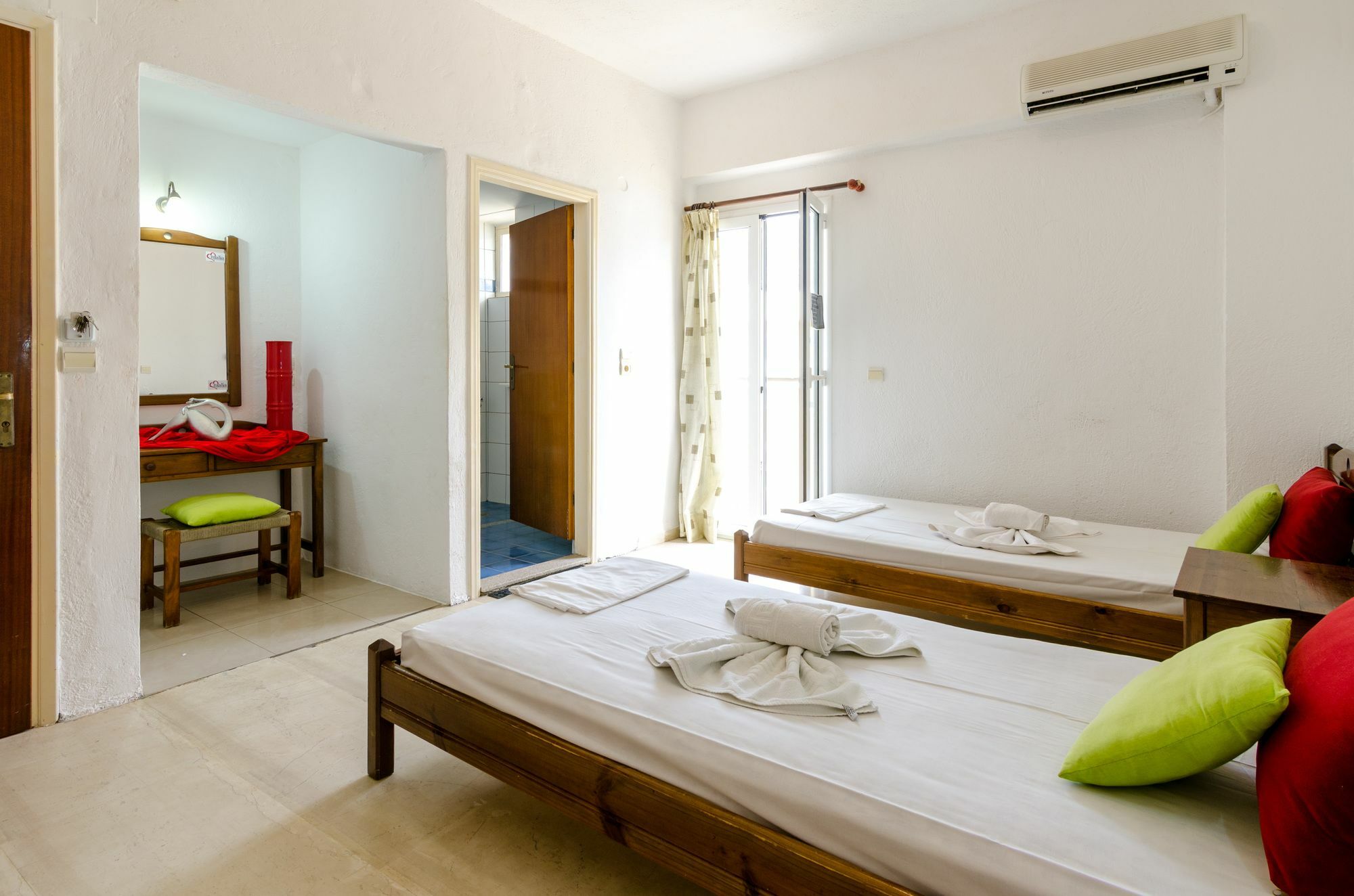 Village Oasis Annex ماليا المظهر الخارجي الصورة